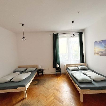 Nice View Rooms In Old Town Cracovia Esterno foto