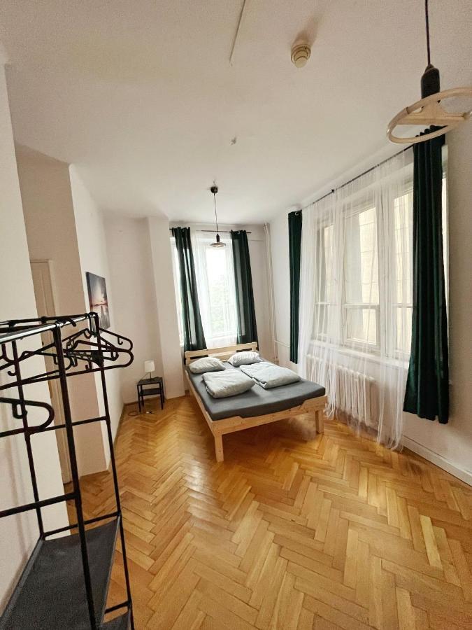 Nice View Rooms In Old Town Cracovia Esterno foto