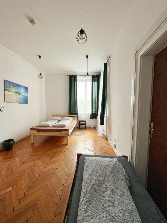 Nice View Rooms In Old Town Cracovia Esterno foto