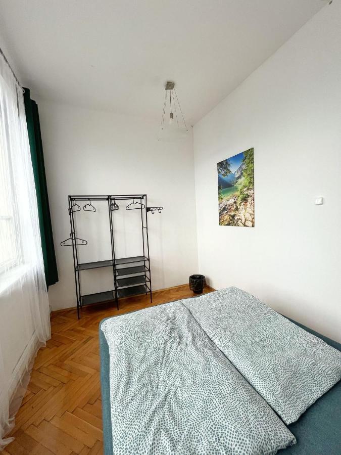 Nice View Rooms In Old Town Cracovia Esterno foto