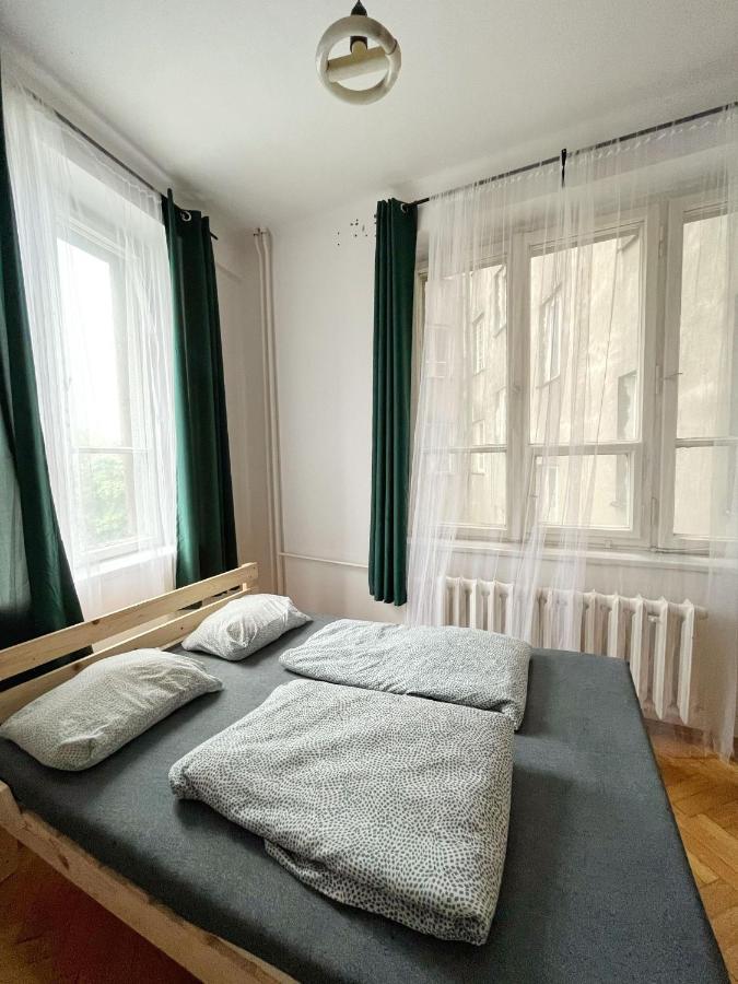 Nice View Rooms In Old Town Cracovia Esterno foto